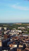 antenn se av stad i vertikal och porträtt stil video