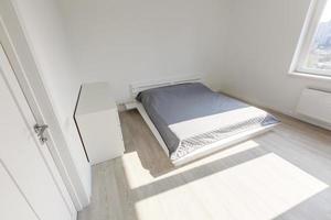 nice apartment refitted, bedroom with a double bed and lamps photo