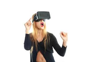 mujer con casco de realidad virtual foto