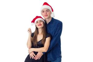 pareja enamorada celebra navidad foto