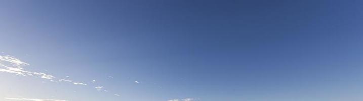 la imagen de un cielo claro y sin nubes se puede utilizar como fondo foto