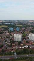 antenne visie van stad in verticaal en portret stijl video