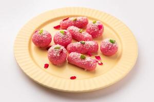 chumchum rosa o chum chum o cham cham con sabor a rosa, dulce indio y paquistaní foto