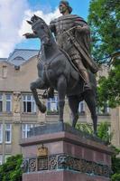 monumento al rey danilo a caballo en lvov, ucrania occidental. foto