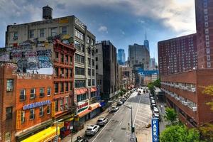 ciudad de nueva york - 28 de junio de 2020 - vista aérea del centro de la ciudad de nueva york y el barrio chino. foto