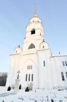 catedral de la asunción en vladimir, rusia en el invierno. foto