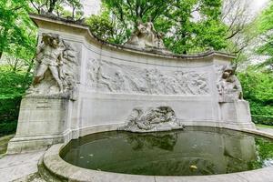 Monument to the Fallen of the Belgian Colonial Effort in Parc du Cinquantenaire in Brussels, Belgium photo