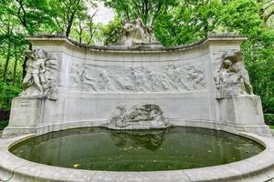 Monument to the Fallen of the Belgian Colonial Effort in Parc du Cinquantenaire in Brussels, Belgium photo