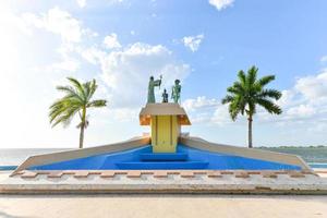 campeche, méxico - 25 de mayo de 2021 - 4 de octubre plaza que conmemora la fecha de fundación de la ciudad foto