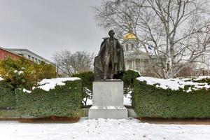 monumento al presidente franklin perforar en concord, new hampshire foto