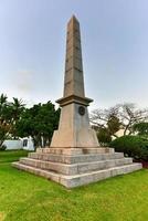 obelisco en memoria del mayor general sir william reid en hamilton, bermuda. foto