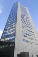 city-hochhaus es un rascacielos de 36 pisos en leipzig, alemania. con 142 m, es el edificio de varias plantas más alto de leipzig, 2022 foto