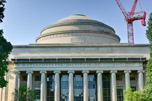 la gran cúpula del instituto de tecnología de massachusetts. foto