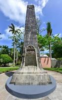 obelisco en conmemoración de st. george es el primer asentamiento inglés permanente en las islas bermuda. es un sitio del patrimonio mundial de la unesco. foto