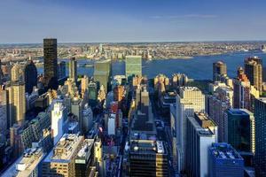 imponentes rascacielos en el centro de manhattan en la ciudad de nueva york. foto