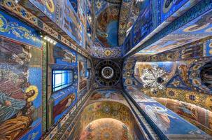 interior de la iglesia del salvador sobre la sangre derramada en st. Petersburgo, Rusia foto