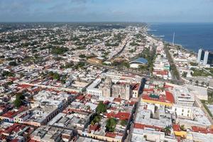 vista panorámica del horizonte de campeche, la capital del estado de campeche, patrimonio de la humanidad en méxico. foto