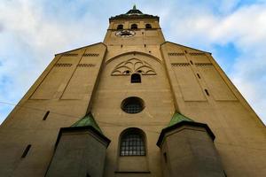 St Peter's Church is a Roman Catholic parish church in the inner city of Munich, southern Germany. Its 91-meter tower is commonly known as Alter Peter - Old Pete - and is emblematic of Munich. photo