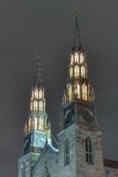 basílica católica romana de la catedral de notre-dame en ottawa, canadá. foto