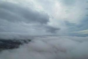 por encima de las nubes y las imágenes del cielo foto