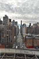 isla de roosevelt y puente de queensboro, manhattan, nueva york foto