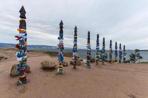 buryat postes sagrados paganos tradicionales junto al lago baikal foto