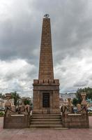 monumento a los caídos que murieron defendiendo el comunismo foto