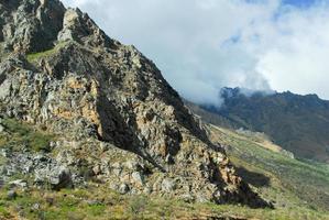 vista del camino entre cusco y machu picchu, perú foto