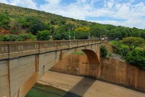 presa de hartbeespoort - sudáfrica foto