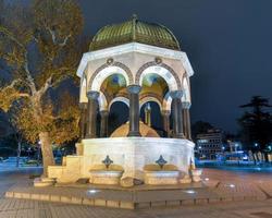 fuente alemana, plaza sultanahmet, estambul foto