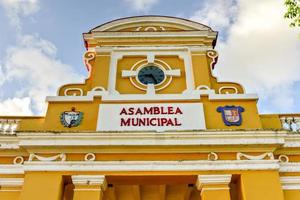 edificio de la asamblea municipal de trinidad en cuba. foto