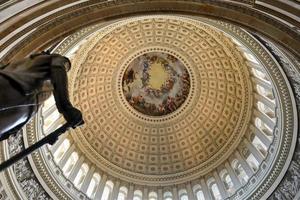 cúpula dentro del capitolio estadounidense, washington dc, 2022 foto