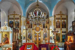 tbilisi, georgia - 11 de junio de 2018 - st. alexander the neva church, iglesia ortodoxa rusa en tbilisi, georgia foto