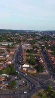 Drohnenaufnahmen aus dem hohen Winkel von britischen Wohnhäusern in England video