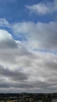 au-dessus des nuages et des images du ciel. vue aérienne capturée avec la caméra du drone video