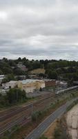 hermosa vista aérea de la ciudad de luton video