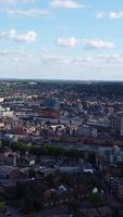 antenn se av stad i vertikal och porträtt stil video