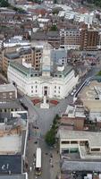 Luftbild der Stadt im Hoch- und Hochformat video