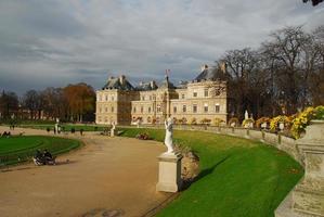 Luxembourg Palace was originally built to be the royal residence photo