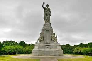 monumento nacional a los antepasados en plymouth, massachusetts, erigido por la sociedad peregrina en 1889 foto