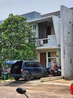 jakarta, indonesia en agosto de 2022. el ambiente de una vivienda bastante tranquila en jakarta. este complejo de viviendas de norfolk. foto