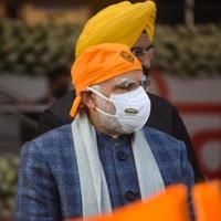 nueva delhi, india, 26 de diciembre de 2022 - primer ministro indio shri. narendra modi habla durante el programa 'veer baal diwas' en el estadio nacional major dhyan chand en nueva delhi foto