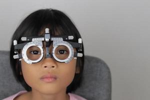 concepto de prueba ocular para niñas, concepto de prueba ocular para niños foto