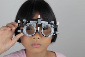 prueba de ojo de niña, concepto de ojo de prueba