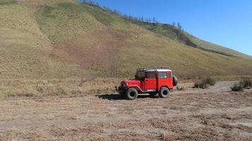 vista panorámica del paisaje del monte bromo y sus alrededores foto