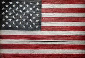 bandera americana de los estados unidos sobre fondo de madera vieja. día de la independencia el 4 de julio, día conmemorativo y espacio de copia del día de los veteranos foto