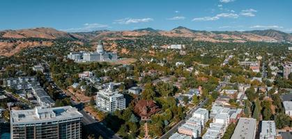 vista panorámica aérea del horizonte de salt lake city utah foto