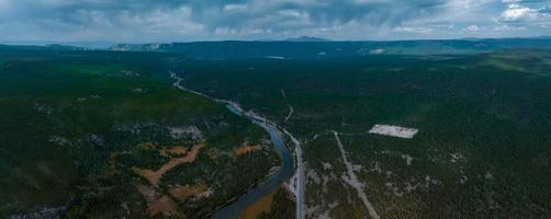 vista panorámica aérea del parque nacional de yellowstone. foto