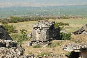 tumba en la ciudad antigua de hierápolis, pamukkale, denizli, turkiye foto