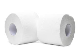 dos rollos de papel tisú blanco o servilleta para usar en el baño o en el baño aislados en fondo blanco con camino de recorte foto